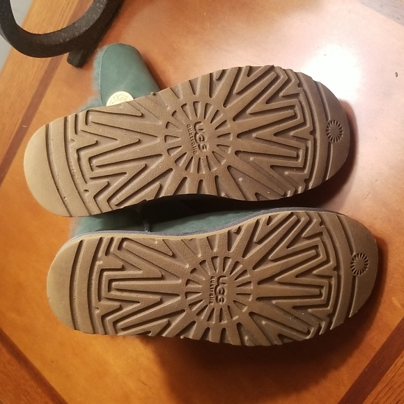 UGG BOOTS - Picture 6 of 8